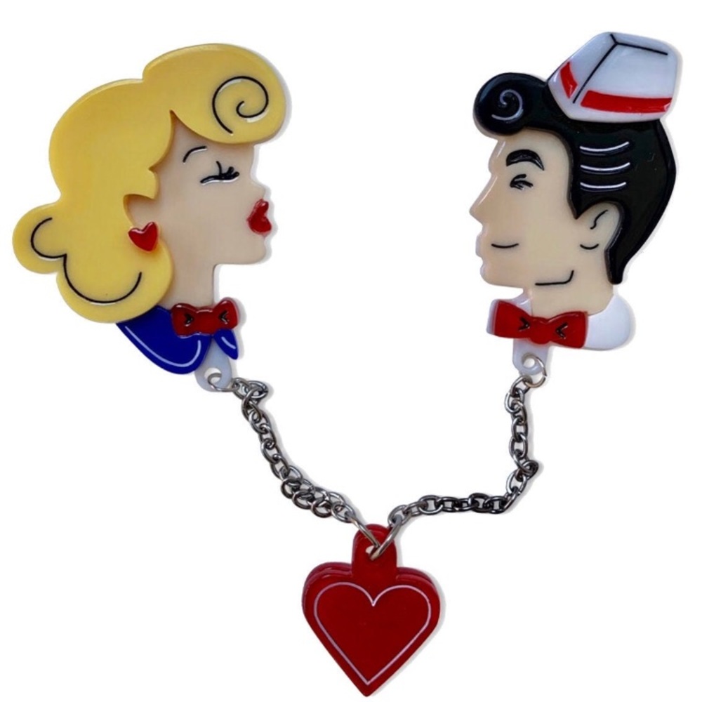 Lipstick & Chrome Belle & Beau Acrylic Layered Collar Clips Diner